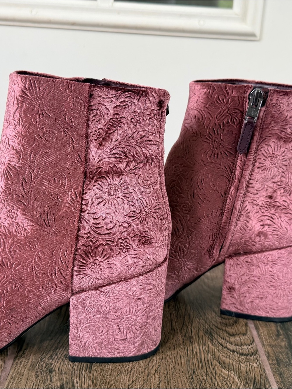 Sam Edelman Taye Velvet Embossed Ankle Boots – Size 8.5 - Picture 4 of 5